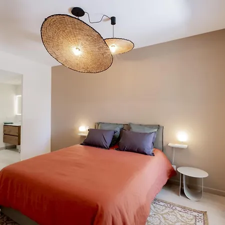 4-bedroom With Beautiful Balcony * Bordeaux